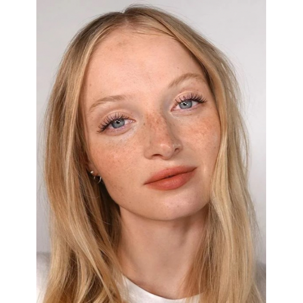Помада Glossier Lipstick Cake Помада Glossier Lipstick Cake