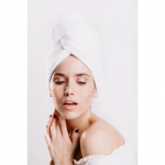 Oboustranný zavinovací ručník pro šetrné sušení vlasů bílá MON MOU Hair Turban White