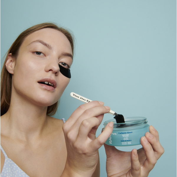 CARBONE GLACÉ DETOXIKAČNÍ ČISTÍCÍ OČNÍ MASKA Rare Paris Carbone Glacé Purifying Eye Patch CARBONE GLACÉ DETOXIKAČNÍ ČISTÍCÍ OČNÍ MASKA Rare Paris Carbone Glacé Purifying Eye Patch
