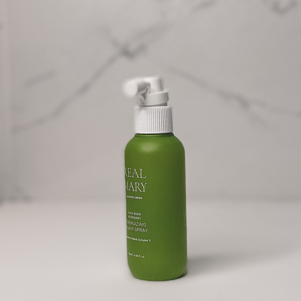 Energetický sprej na pokožku hlavy s rozmarýnem Rated Green Real Mary Energizing Scalp Spray Energetický sprej na pokožku hlavy s rozmarýnem Rated Green Real Mary Energizing Scalp Spray