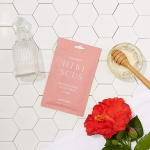 Hydratační maska na pokožku hlavy s výtažkem z ibišku Rated Green Hibiscus Moisturizing Scalp Hydratační maska na pokožku hlavy s výtažkem z ibišku Rated Green Hibiscus Moisturizing Scalp