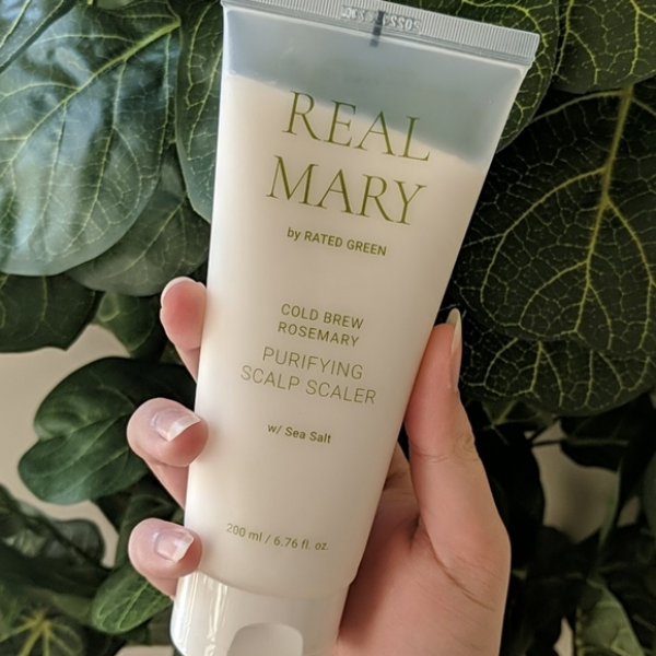 Čistící maska na pokožku hlavy s mořskou solí Rated Green Real Mary Purifying Scalp Scaler