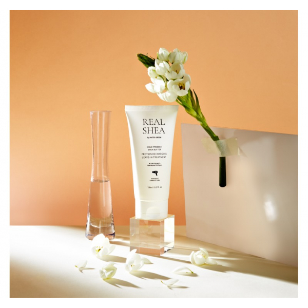Obnovující krém na vlasy s termální ochrannou Rated Green Real Shea Protein Recharging Leave-In Treatment Obnovující krém na vlasy s termální ochrannou Rated Green Real Shea Protein Recharging Leave-In Treatment